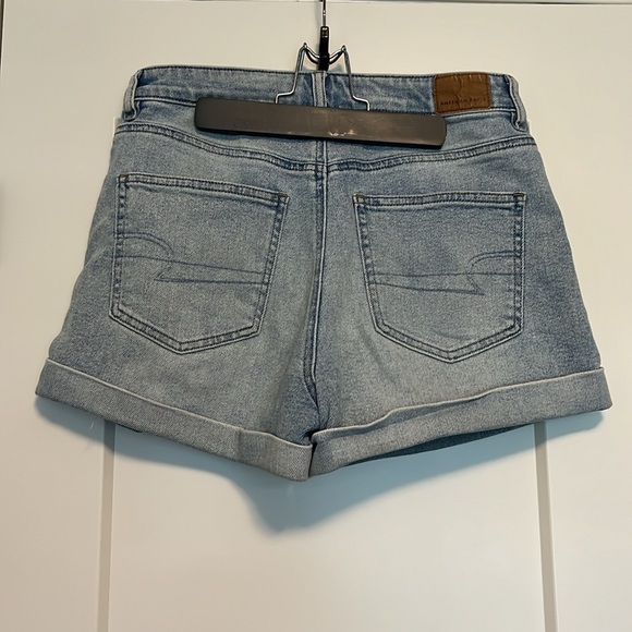 American Eagle ‘mom’ jean shorts - Picture 2 of 4